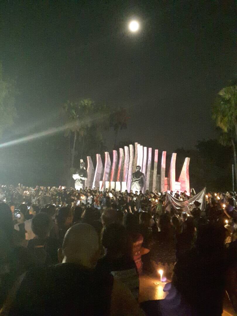 ezkisuyanto's tweet photo. Tambah yakin pilihan gue sudah benar,tambah yakin kalau benar jangan takut..Sejuta Lilin untuk Ahok dan Indonesia 💕💕🌺🌺🌹🌹🌷🌷 https://t.co/uScvihlycL