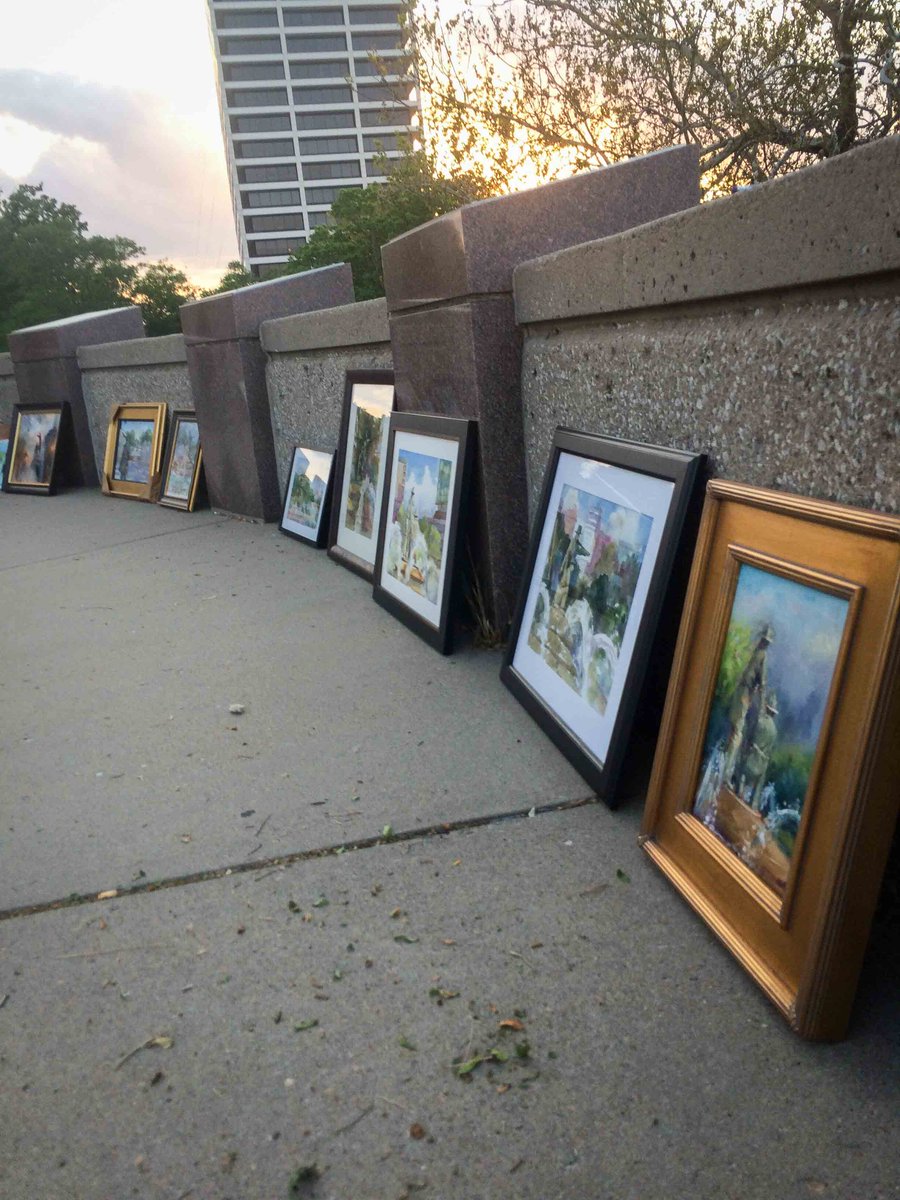pleinairstream's tweet photo. @PSAUNDERSART had hard time choosing at @KCMOParks @PennValleyPark #firefightermemorialquickpaint-so much great art! #pleinairkc https://t.co/D3PyYLIzv6