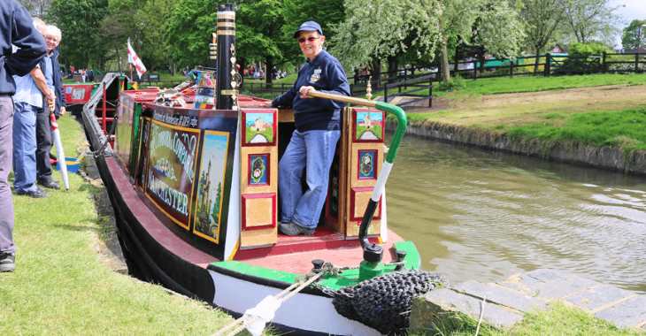 LandLoveMag's tweet photo. "I think what brought me into this volunteering is a love for canals, the boats &amp; the people you meet." https://t.co/YAhfMX3h9x https://t.co/QwiUX4jpIG