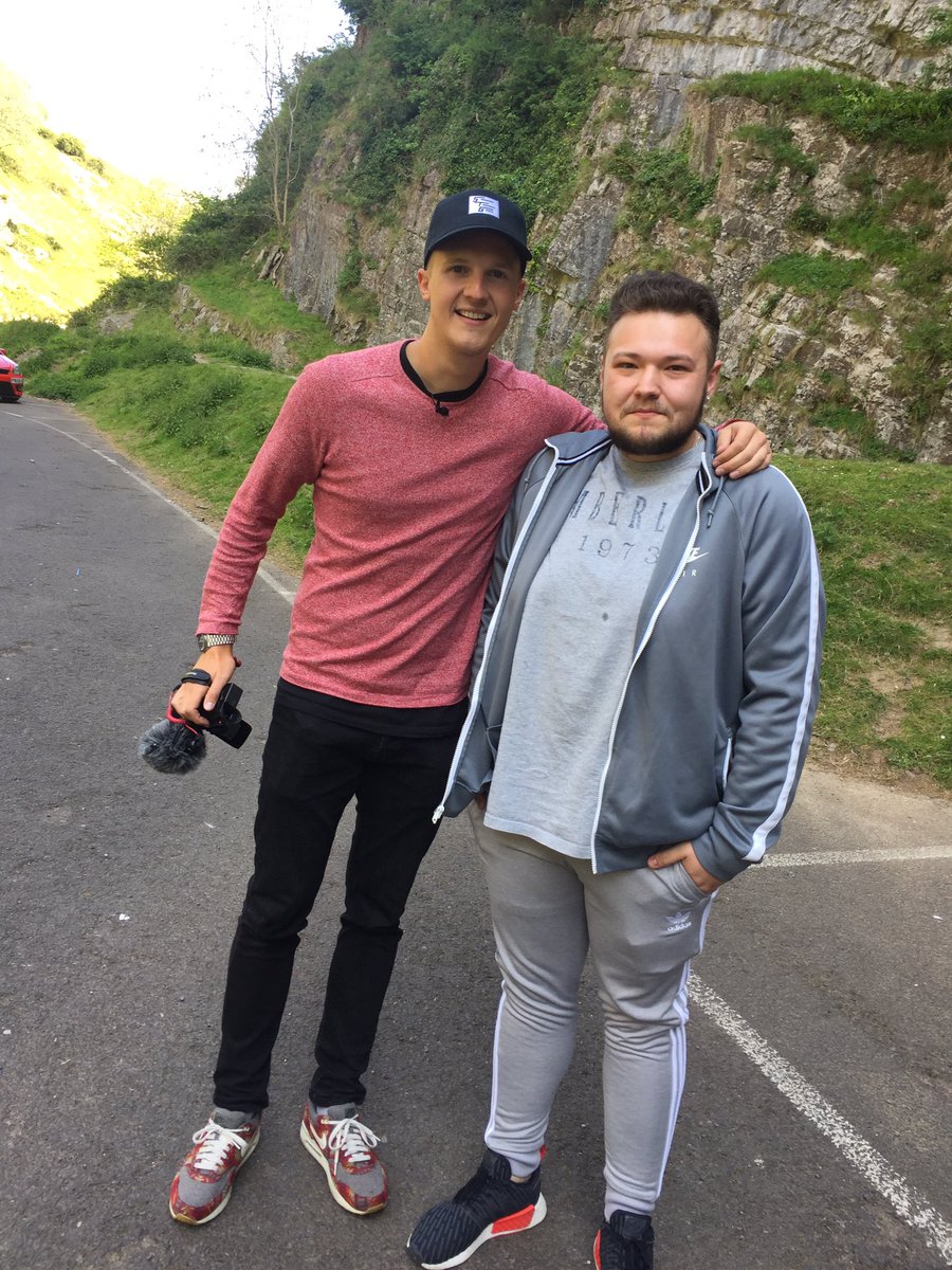 _JohnEllis's tweet photo. And they say never meet your idols, what a load of rubbish this guy is awesom! @SeenThruGlass https://t.co/Yb9GwO5OAO