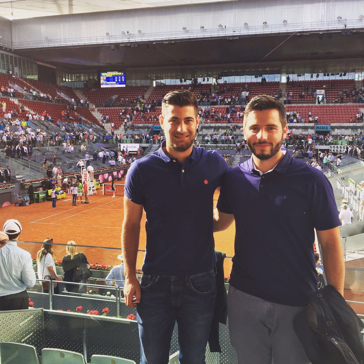 LeSportsPadel's tweet photo. Los ganadores del Torneo Express de Manolo Santana Racquets Club disfrutando de su premio en el @MutuaMadridOpen  ! https://t.co/KZ1K79ZAcS