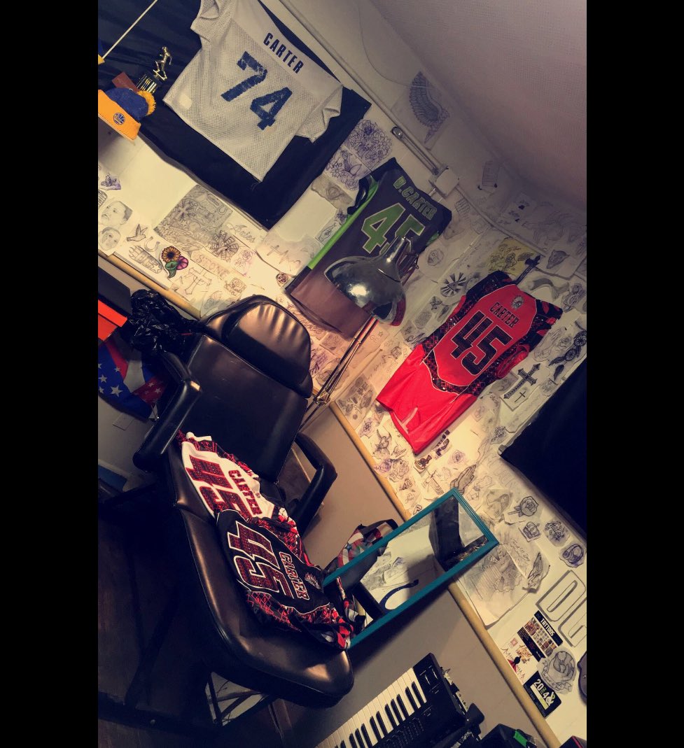 thatniggatight's tweet photo. Tattoo shop comin 2gether, I call it #dacarter 💯 https://t.co/wNKxZx1gNn
