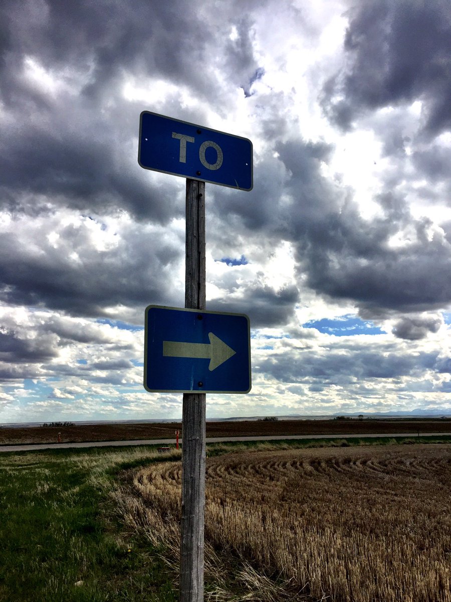 KristenInbodyMT's tweet photo. I love the open-endedness of this sign. #Montana #followthesigns https://t.co/pkouKL9uY1
