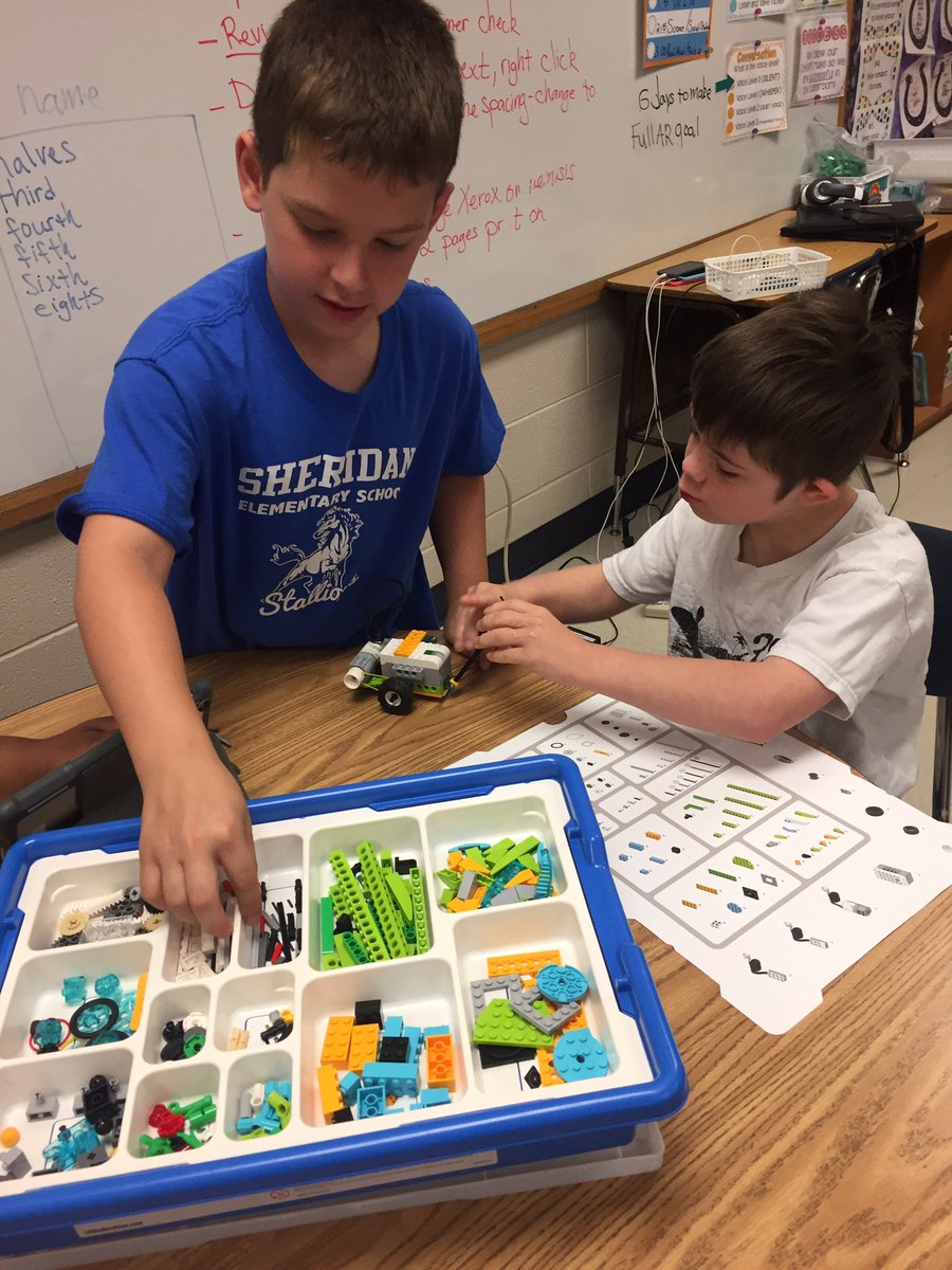 mrs_dinkel's tweet photo. Coding with We Do robots! #SHStomp @USD475_STEM @USD475 https://t.co/XoDxzcMbRx