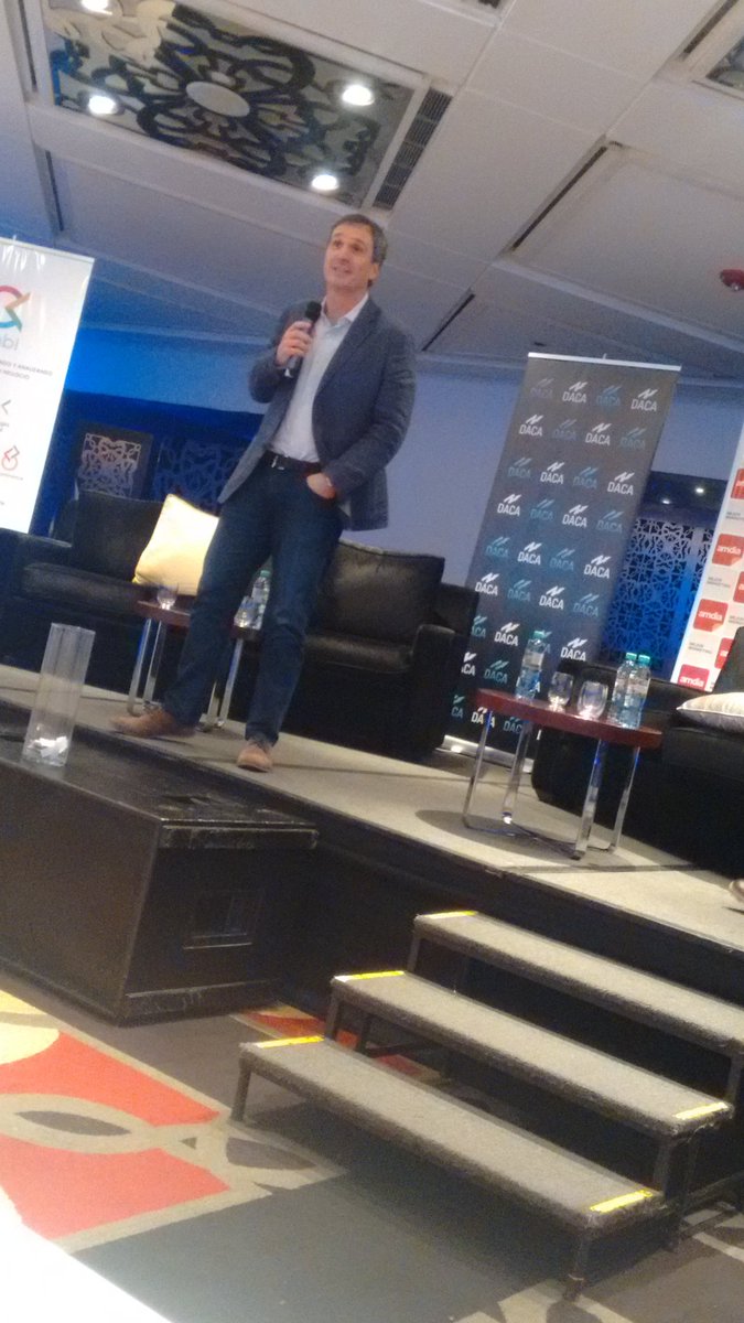 Gustavo Sambucetti de <a href="/cacearg/">CACE</a> dando consejos para la medición del próximo #hotsale en el #AnalyticsSummit organizado por DACA y @AMDIAweb