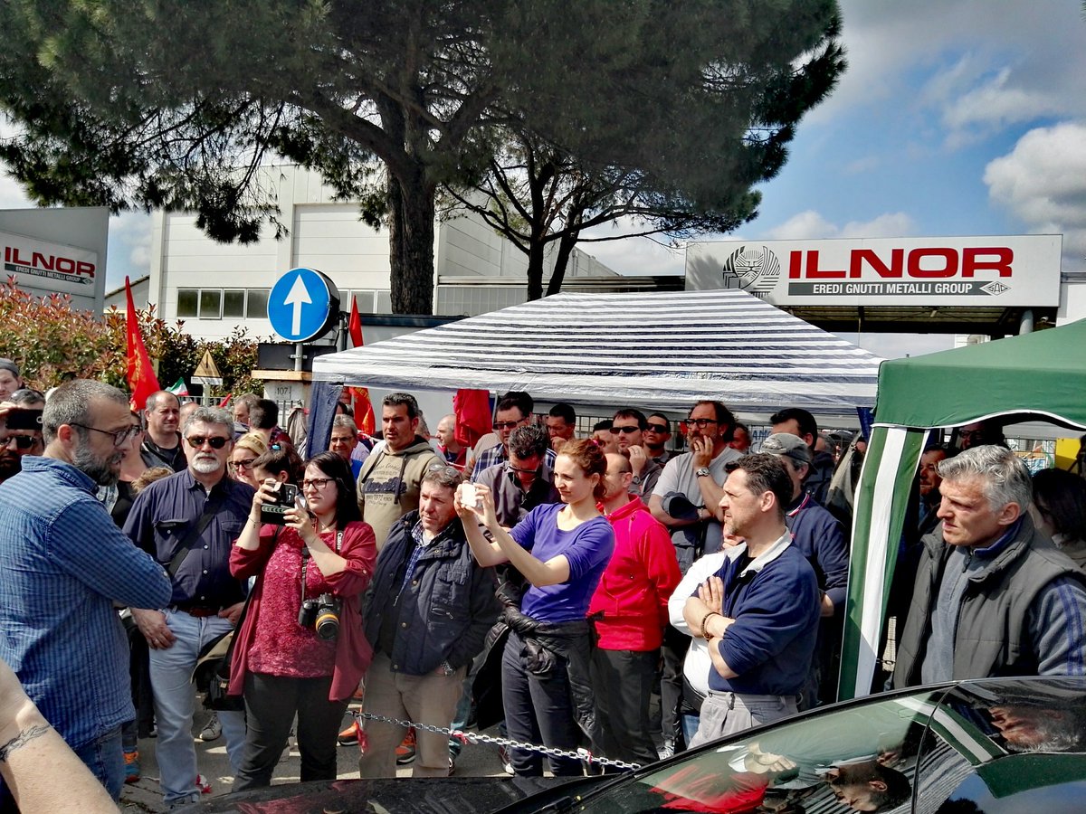 PCITreviso's tweet photo. A fianco dei lavoratori della #Ilnor di Gardigiano di Scorzè #PCI. #Venezia #Treviso https://t.co/gpFpnzfGJI
