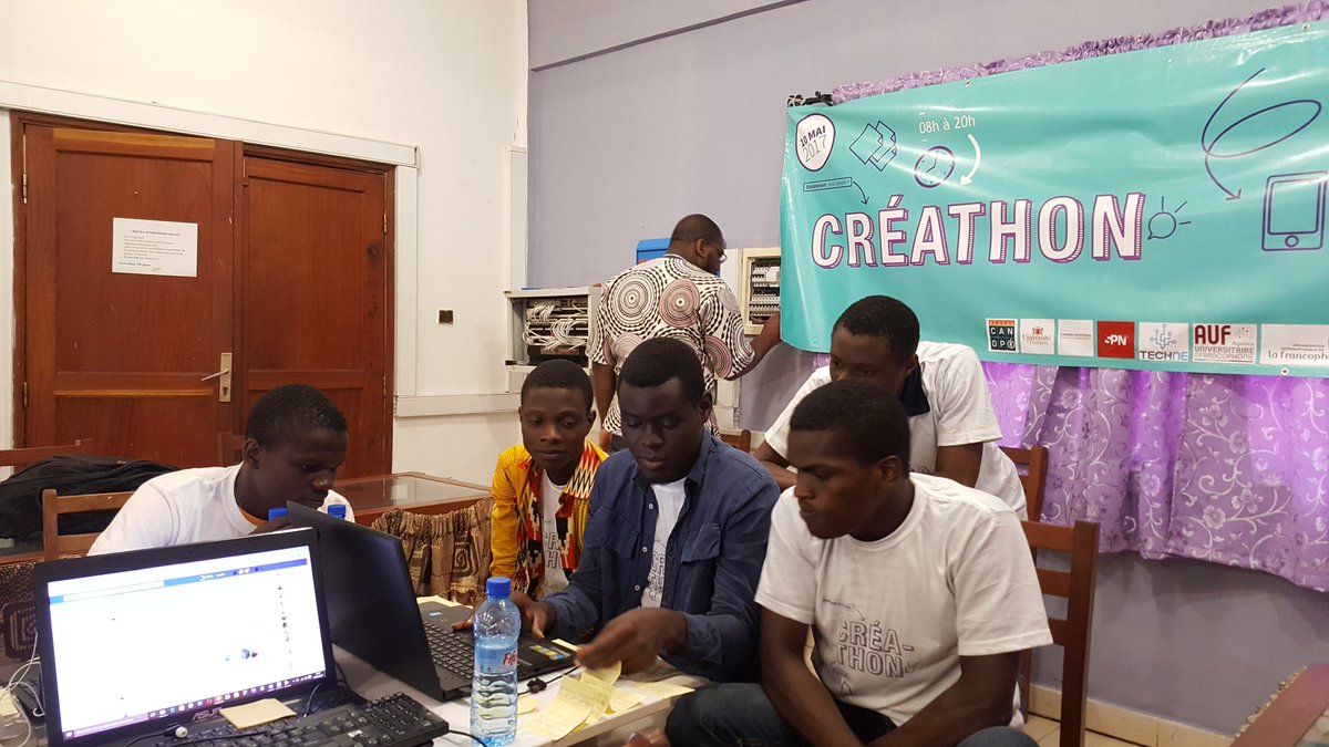 AUFBenin's tweet photo. En off, ils (#Dnov #MAYSteam #EduTic) ont repris des forces... et c'est reparti ! #CreathonC2E #Edutainment #DeveloppementDurable https://t.co/ExDsFQkOmj