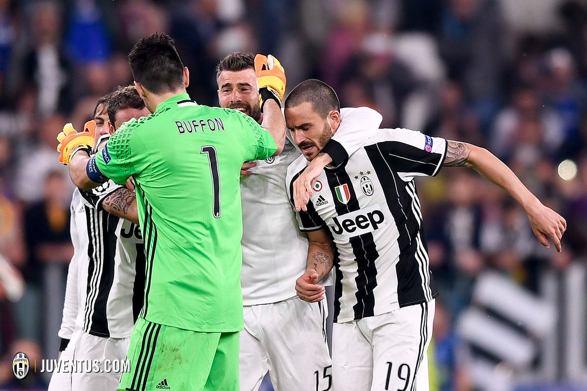 juventusfc's tweet photo. #JuveASM, il giorno dopo, numeri 📈 e nomi 👤 https://t.co/KgUpmEqoBS ⚪️⚫️ #ItsTime #UCL https://t.co/CeJLAydSvL