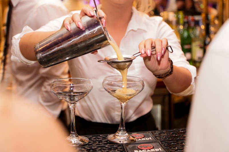 Want to get into practice for your hen-night? Come and learn how to make some cocktails at our next Bride Uni Masterclass at @sugarhutLIV