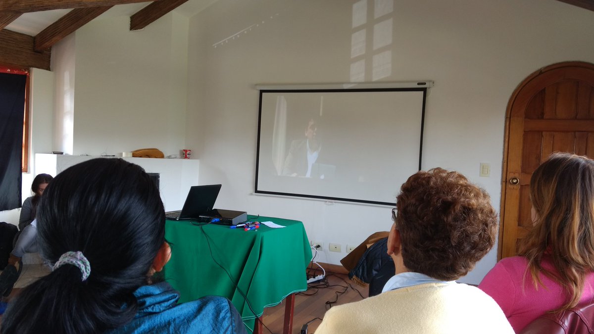 Eduglk's tweet photo. Para continuar este viaje estamos discutiendo la relación entre el terapeuta y los maestros. @Mineducacion #DiaE https://t.co/De11CNiWdr