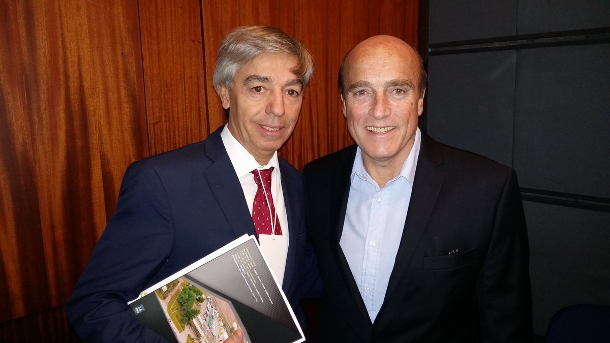 Junto al Intendente de Montevideo Daniel Martinez en el Seminario sobre Gobiernos Locales y sus desafíos.