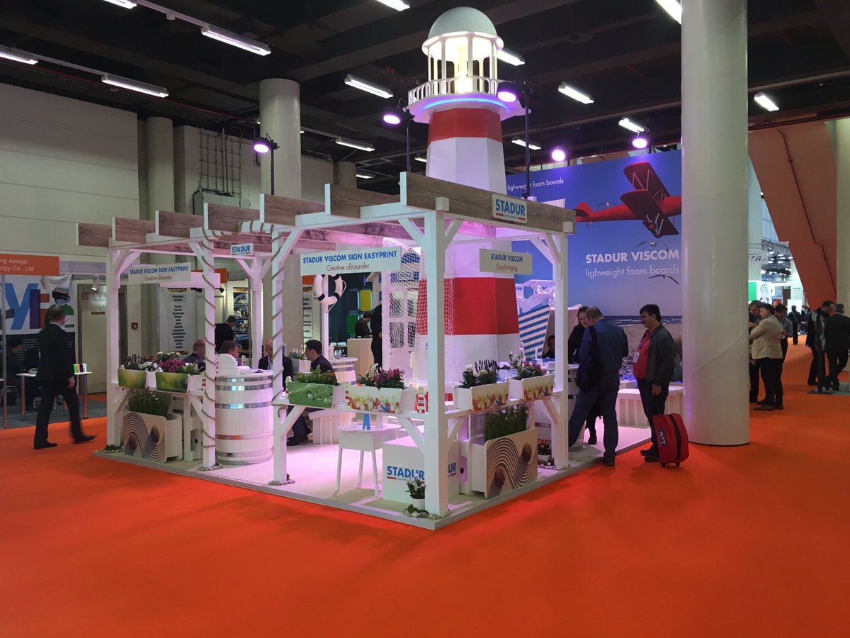 ExpoTor's tweet photo. Sharing creativity & visual design @ #FESPA2017 #boothdesign #techtextil #viscom #visuality #designthinking #DesignMeansBusiness https://t.co/BqH9Uhgo1F