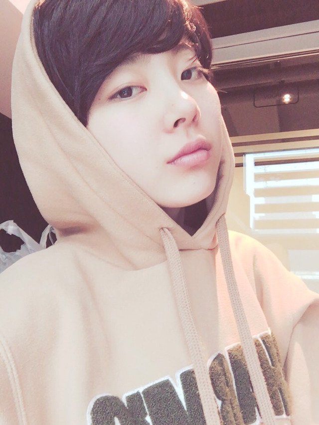 fy_lacode's tweet photo. 170508 Official Fancafe Update: #GentlemenCode — Zuny 
#LADIESCODE #레이디스코드 #주니 https://t.co/fyhMCaOSLS