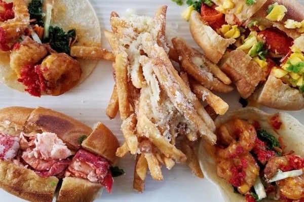 Defending Champ <a href="/Surfturftruck/">Surf and Turf Truck</a> returns to <a href="/SteelStacks/">SteelStacks</a> for 2017 Food Truck Border Brawl pres. by <a href="/ProvidentBank/">Provident Bank</a>: buff.ly/2pwdqVW