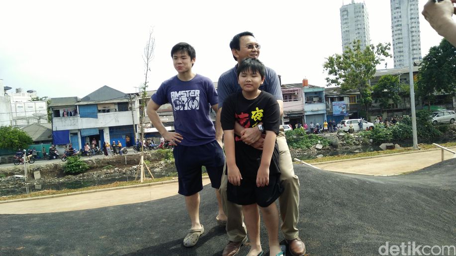 Ahok Ditelepon Putra Bungsu: Papa Pulang atau Nggak? detik.id/Vl97oQ