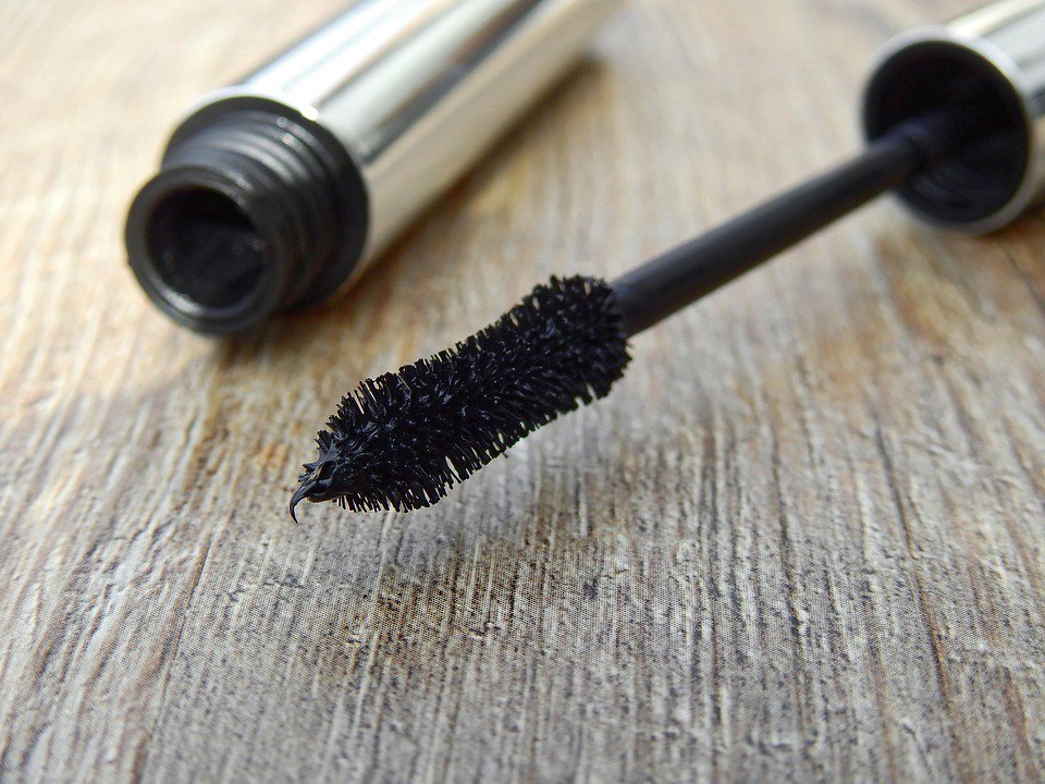 instant_effects's tweet photo. What do you apply after your #InstantLash? Here are @marieclaireuk's 10 Best Mascaras for 2017 https://t.co/epyECQYNXf #myinstanteffects https://t.co/oX6jb8vIp4