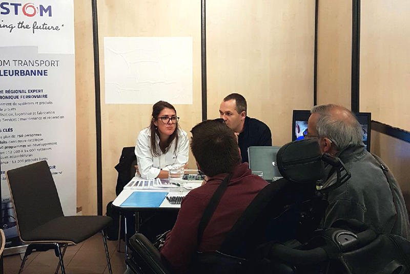 AlstomFrance's tweet photo. Rencontres #HandiAgora de #Villeurbanne : Des ingénieurs #Alstom y présentent les métiers de l’électronique #ferroviaire & les opportunités https://t.co/DvP8xGMYYX