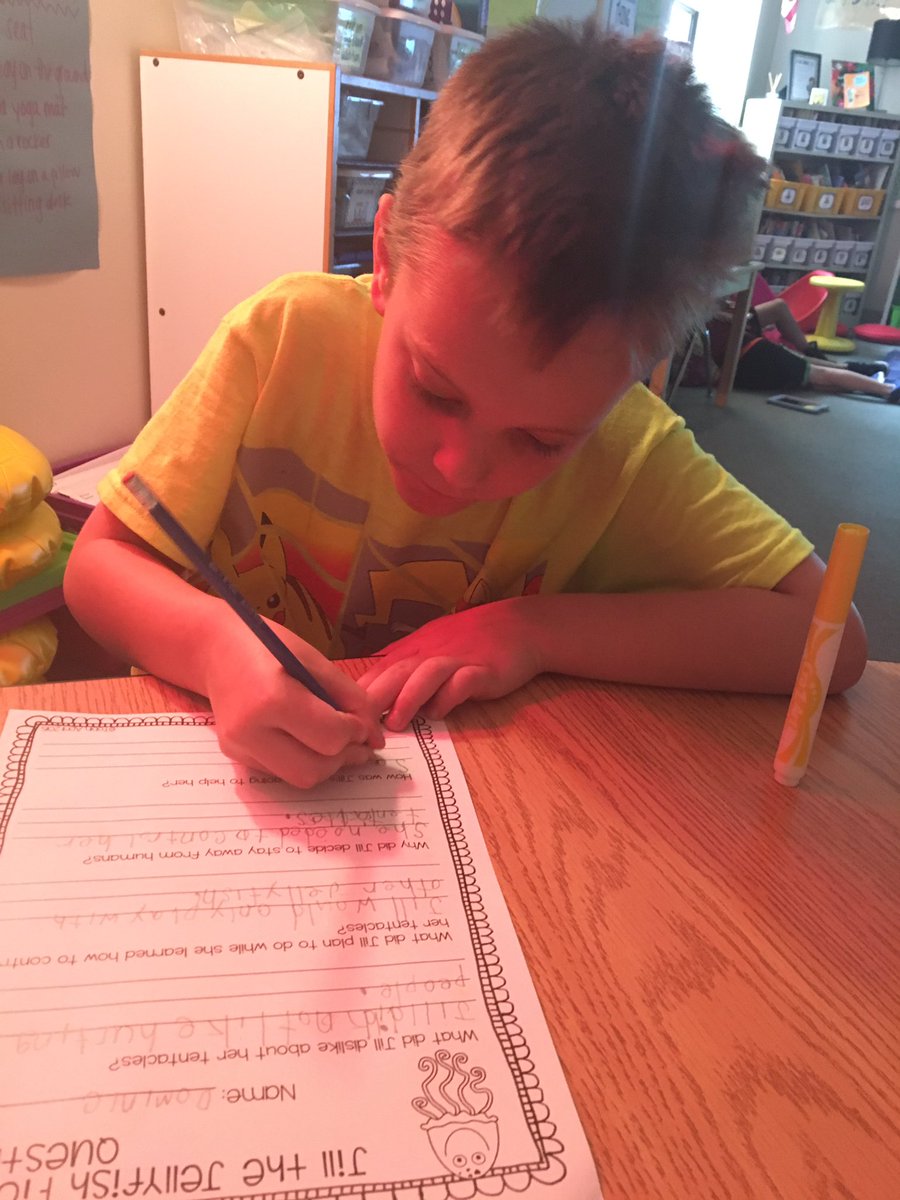 LarsensLeaders's tweet image. These readers loved reading Jill the Jellyfish! They used evidence from the text to answer comprehension questions! #textdetectives