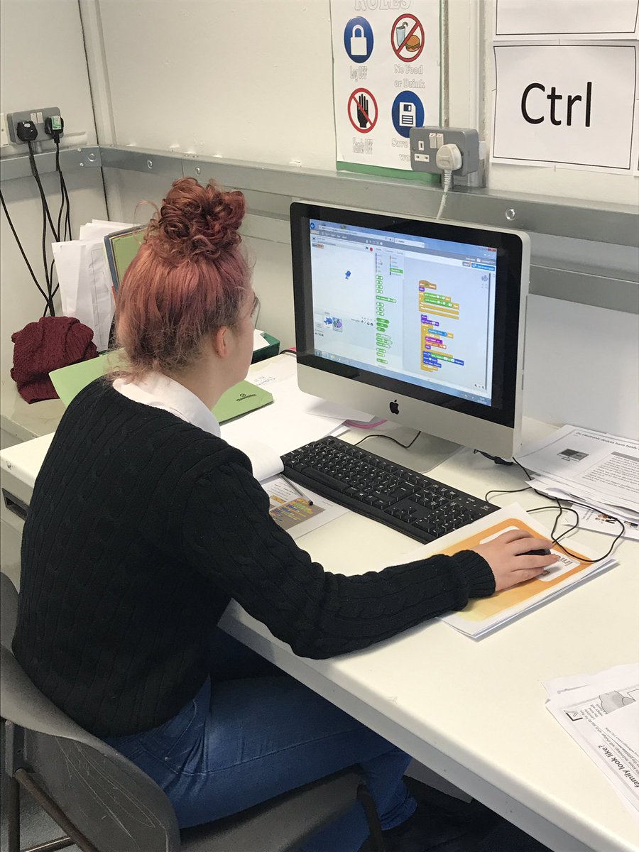 J__Lipscombe's tweet photo. Corina has been amazing today, so focussed, independent and motivated #smashedit https://t.co/Yx2SjAbMQ2