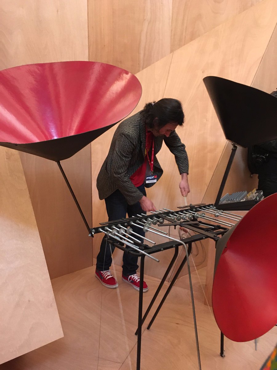 SSB_org's tweet photo. A 15h le 10/05 à Venise : "My Cat is an Alien" joue la Percussion Polytimbre #Baschet @la_biennale #studiovenezia #xaviervehlian https://t.co/7jQ1mbX3YO