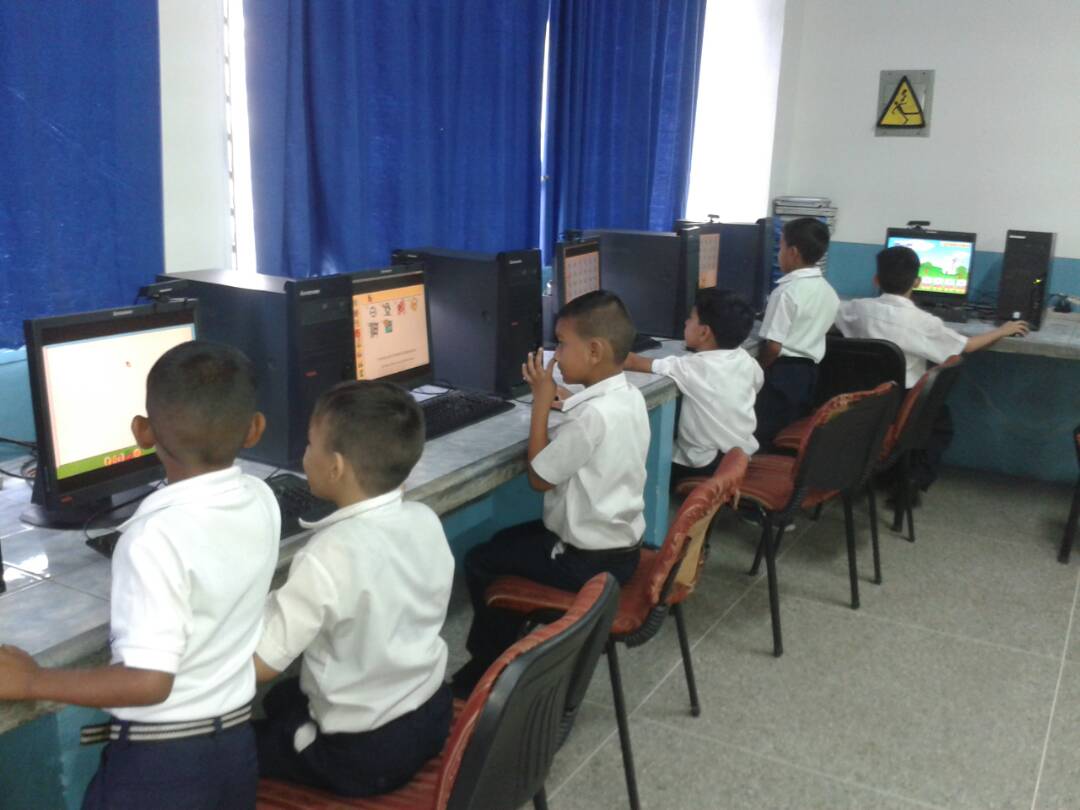 coordejesvalles's tweet image. Actividad Formativa #TuxMath proyecto Caciquito con Estudiante del 2grado de la E.B.E Policarpo Ferrera.@Fundabit @zevallesdeltuy