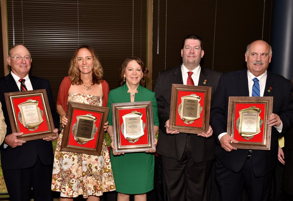 RutgersNJAES's tweet photo. Rutgers Alumni are Honored with George H. Cook and Dennis M. Fenton Awards
https://t.co/Hha5N7vbrN https://t.co/q3ZeVY0AUj
