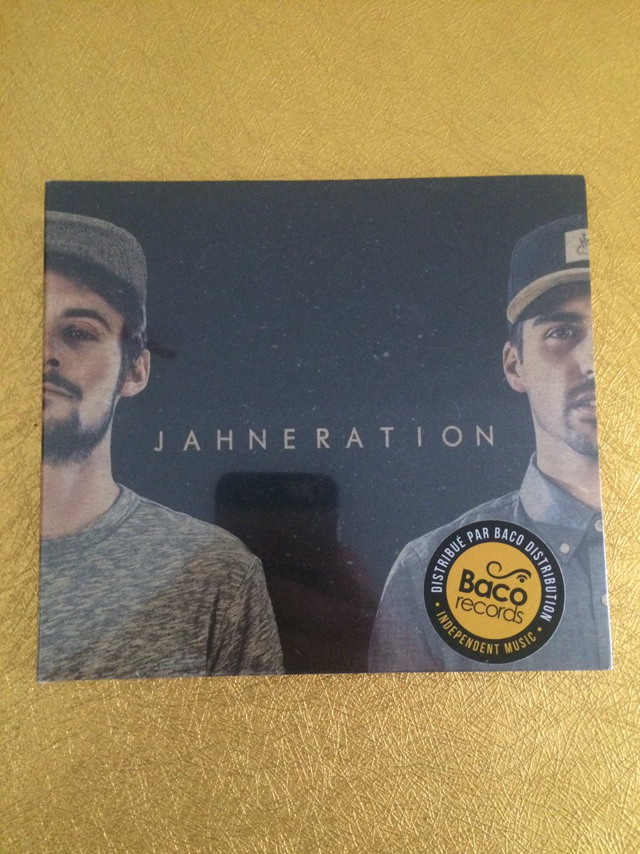 LiliTWITTOSINAC's tweet photo. Aujourd'hui j'ai reçu l'album de @Jahneration , je suis trop heureuse 😍 https://t.co/XB1T1LCuts