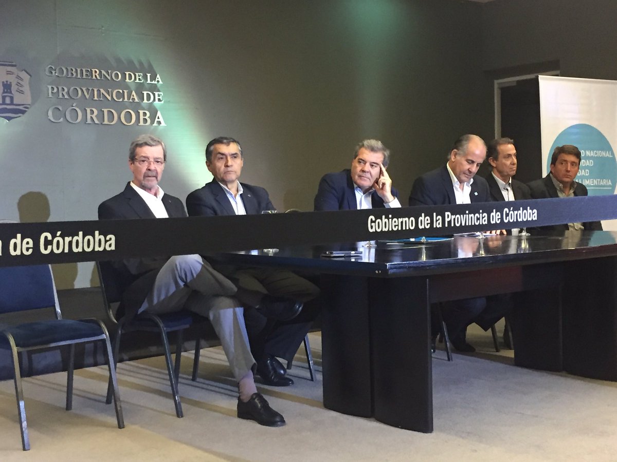 drurcia's tweet photo. Se firma acuerdo Pcia Córdoba y SENASA. Base de estándar sanitario básico frigorificos tipo A @IPCVA @SergioBussoOK  @AFICcba @FIFRA_ARG https://t.co/oYPFDIZdS4