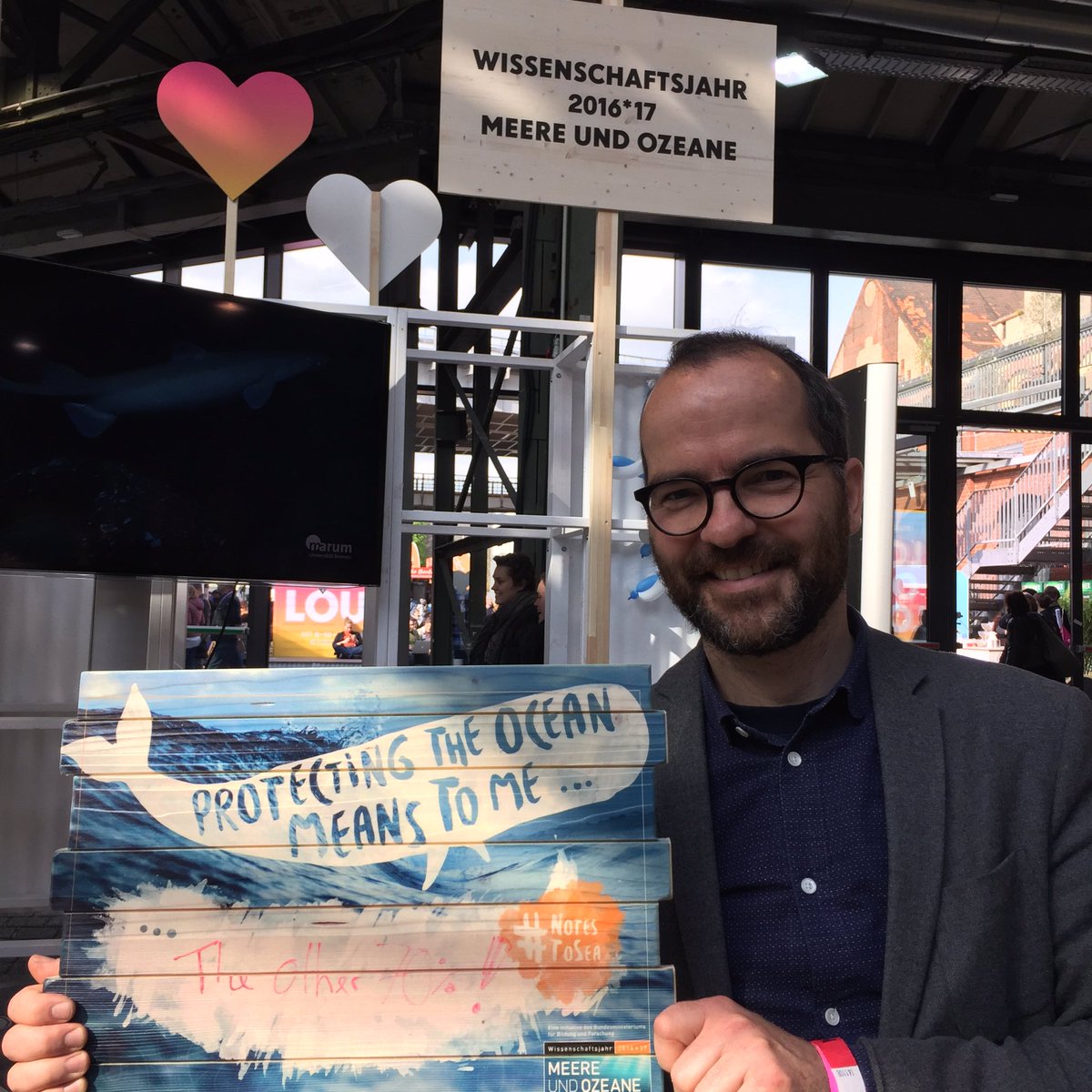 w_jahr's tweet photo. "Protect the #ocean our 70% of the earth!" says Sebastian Unger from @IASS_Potsdam #MeereUndOzeane #notestosea #rp14 @republica https://t.co/tIJluBJ9F5