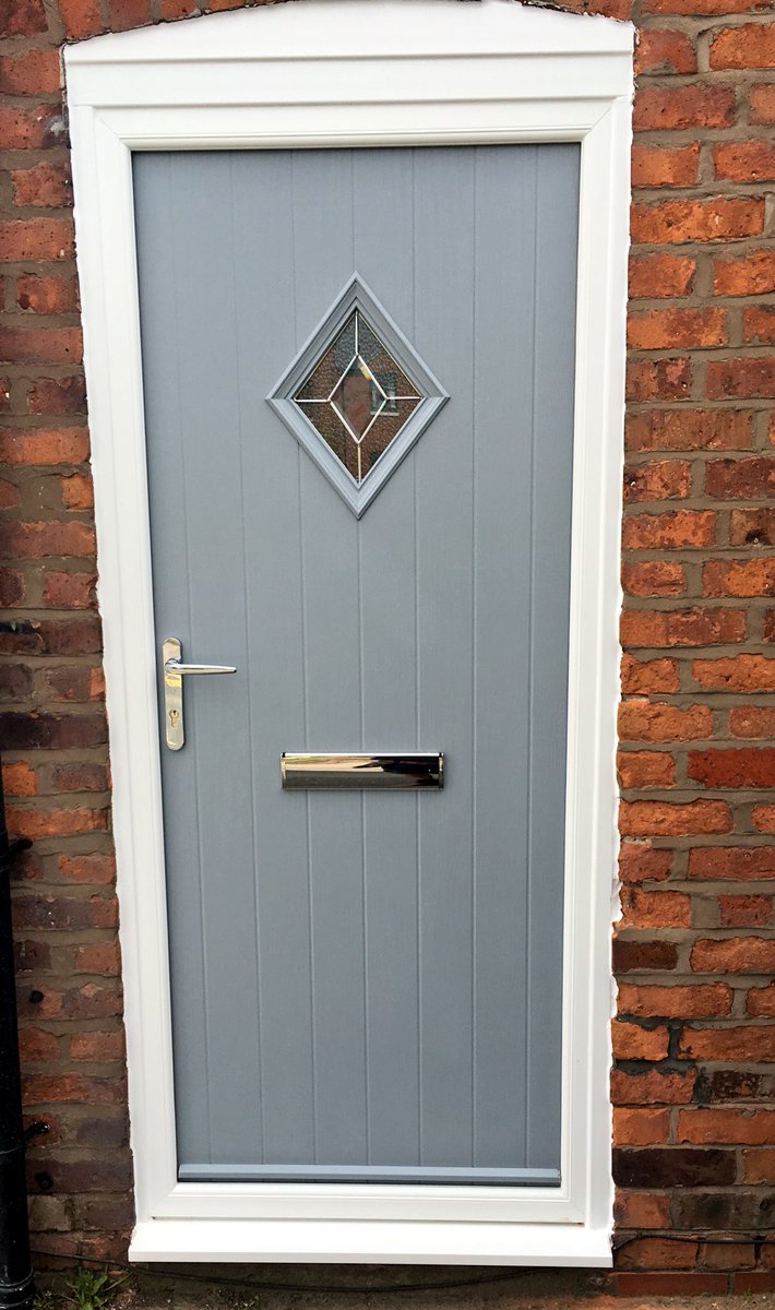 Sovereignwin's tweet photo. Which shade of Grey do you prefer? 😉#composite #doors #chester #chestertweets #cheshire #mousegrey #frenchgrey #anthracitegrey https://t.co/yA5GZ7ZDAF