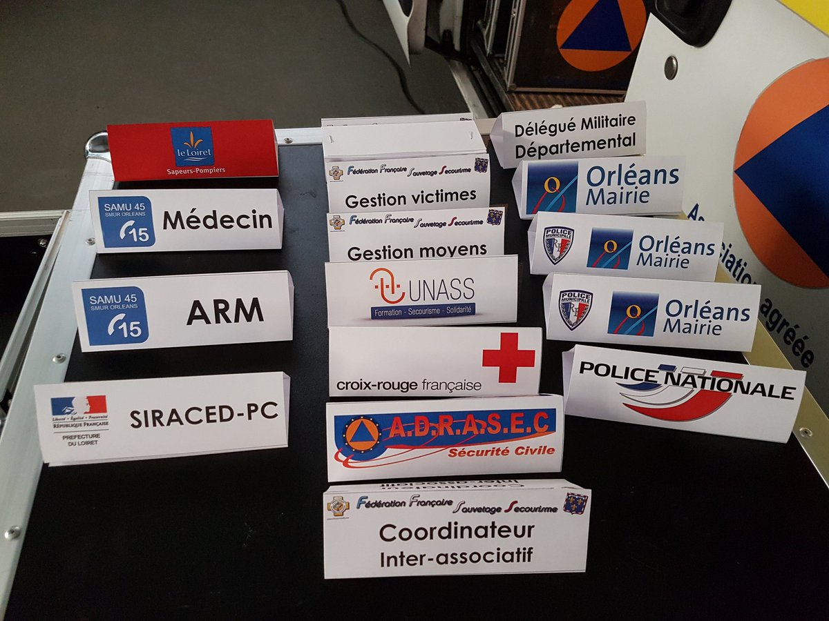ffssloiret's tweet photo. Préparation du #PosteDeCommandement inter-services des Fêtes de Jeanne d'Arc à @OrleansMetropol. Ensemble pour la sécurité de tous 😉 https://t.co/C3czHYY6me