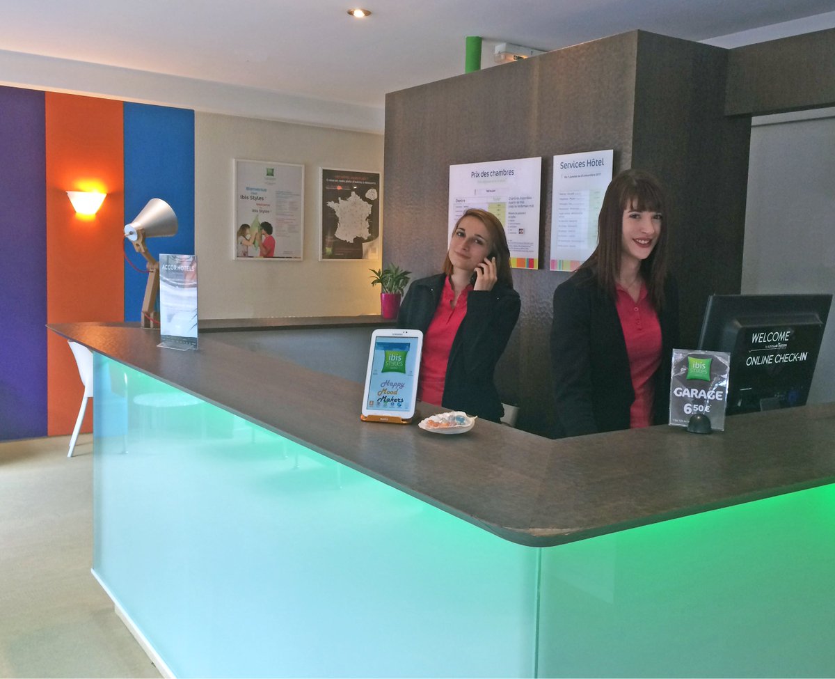 Lepuyhotels's tweet photo. Nos #hotesses d'accueil sont #heureuses de vous #accueillir dans leur #hotel !
@ibisStyles_FR https://t.co/EVLy1zp7ir