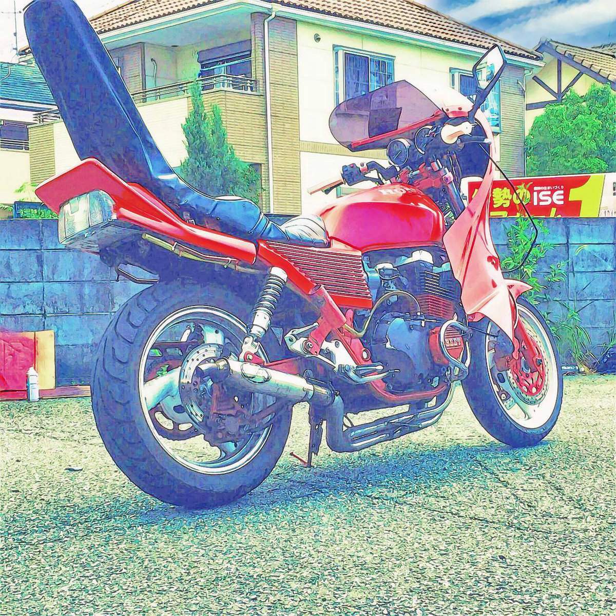 G5nWd's tweet photo. 大阪からCBX仕様のXJR売ります
カスタムにかなりお金掛けてます。遠方の方陸送手配出来ます。詳細はDMでお話します。安く売るつもりないので一括のみでお願いします！急ぎです！始動動画あります。RTお願いします！
#XJR売ります
#単車売ります
#バイク売ります
#CBX売ります https://t.co/XKuwxpMEY1