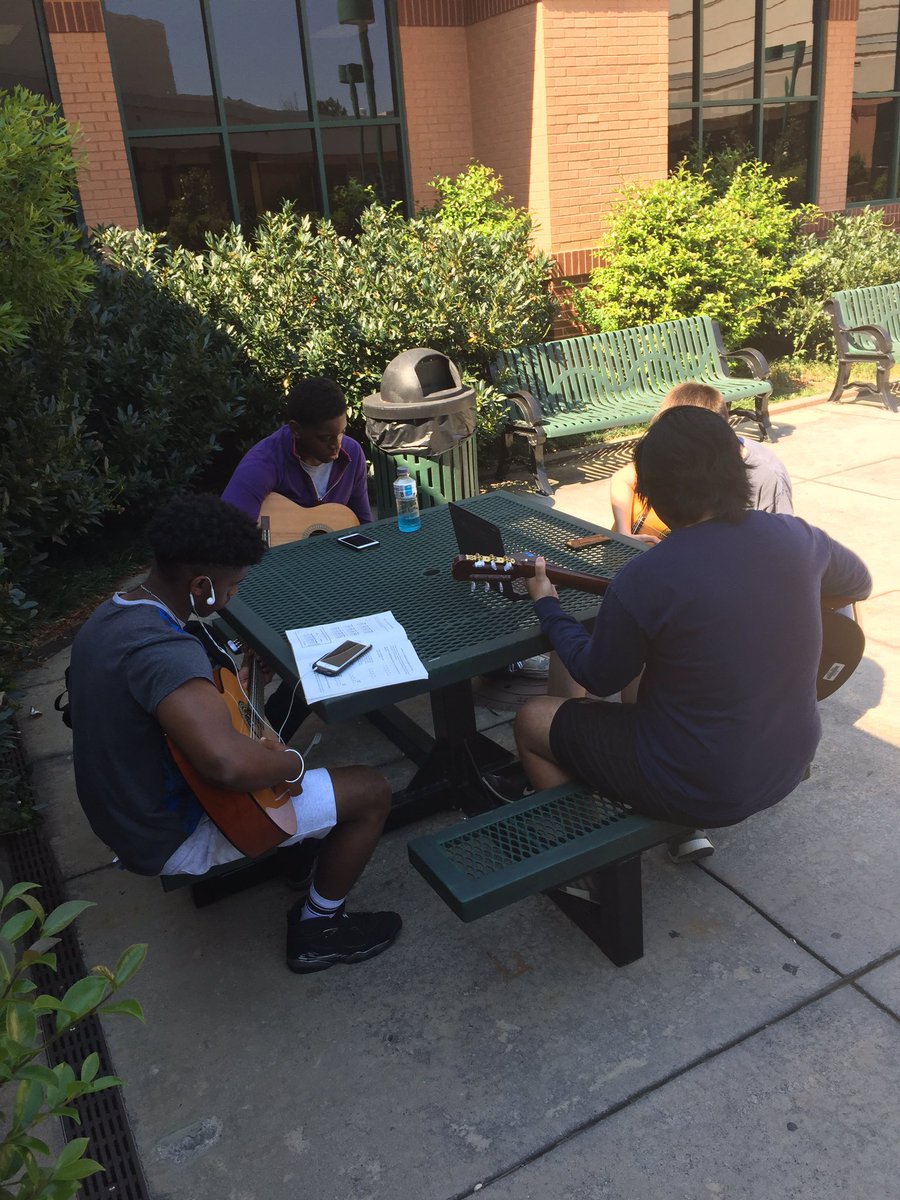 NHS_PL's tweet image. A beautiful day to work outside on a guitar composition using the Flat extension on our Chromebooks. @susan_edu @briandowney15