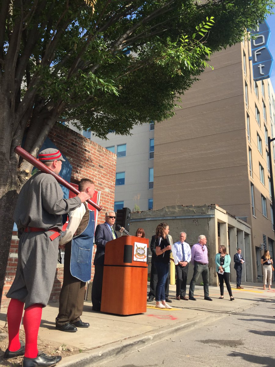 PoeCompanies's tweet image. Did you know that the first @sluggernation bat was built right behind the @AloftLouisville in 1884? @louisvillemayor @KYSHPO #downtownLou