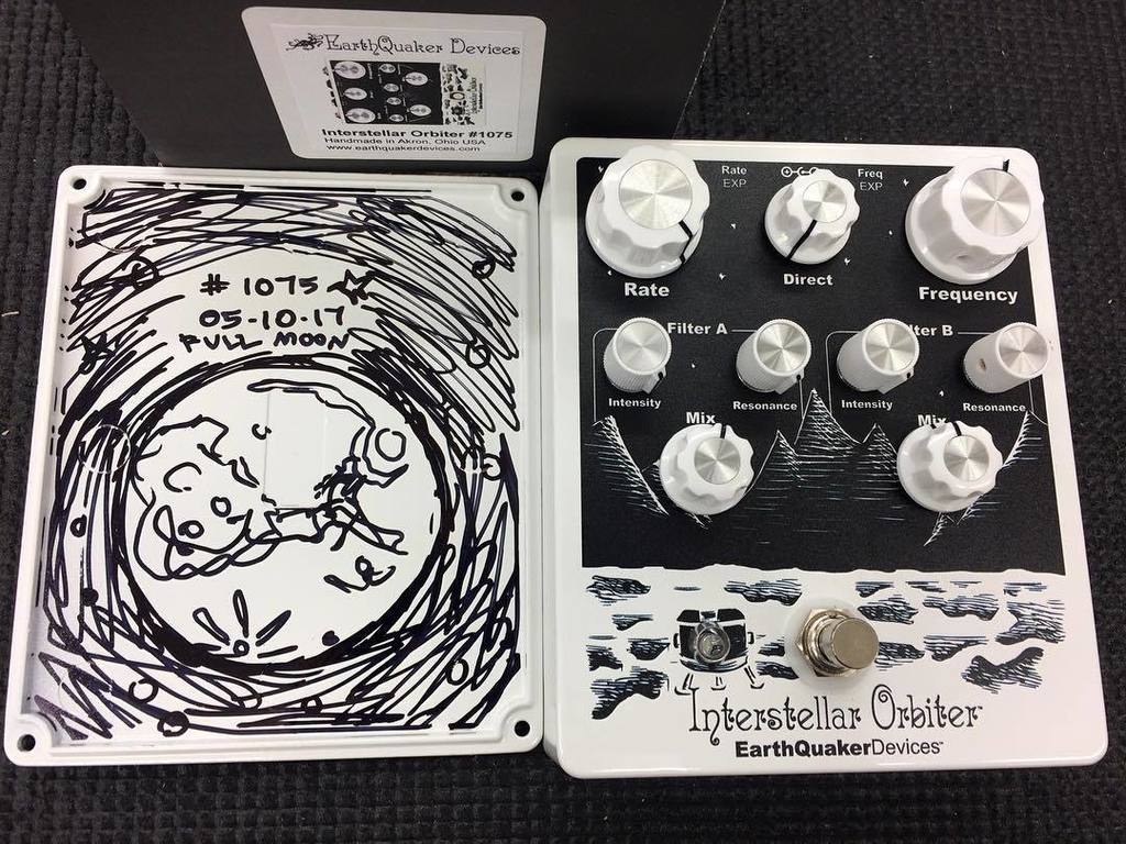 EarthQuakerDev's tweet photo. Full moon tonight! 🌙 🔮🌕 #interstellarorbiter #pedaldoodle #earthquakerdevices https://t.co/jIwtALnFqS