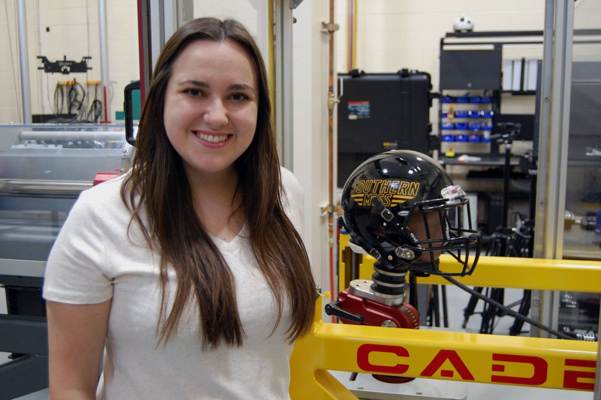 Samantha Eshleman of @USMKIN recently took first prize in her division at the Undergrad Research Symposium for her biomechanics work! #SMTTT
