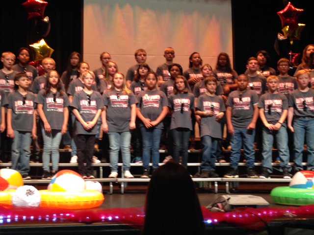 JeffersonHeight's tweet photo. Congratulations to Jefferson 5th Grade graduates for a program well done!! So proud of how far you have come this year! https://t.co/cTYoaAe1W1
