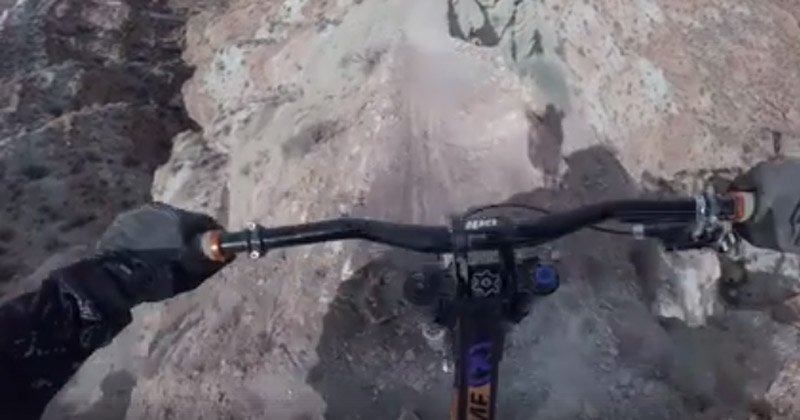 Chapplicator's tweet image. Summer is for mountain biking adventures, and this one will blow your mind. #YesToHelmets hubs.ly/H07jrHr0