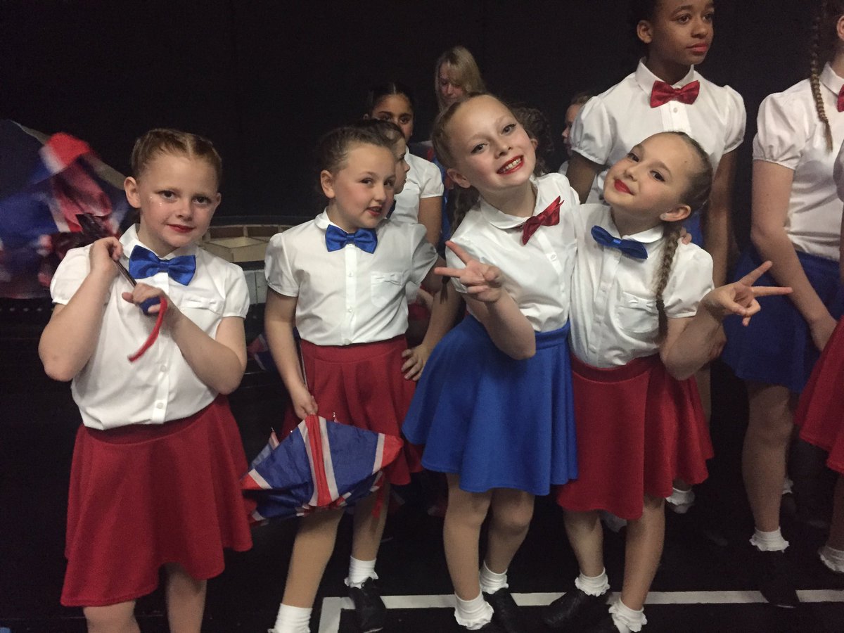 SorelleAcademy's tweet photo. Supercalifragilisticexpialidocious 🎭✨👯🇬🇧🌂 https://t.co/PLqGUZvjJZ