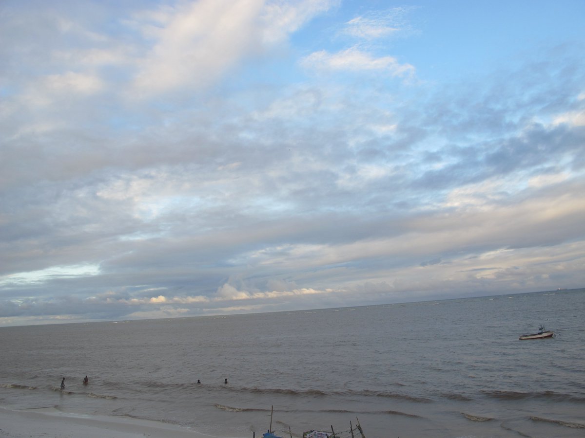 mombasabeach's tweet photo. After a heavy downpour this is how the ocean looks...
#homebytheocean #Mombasabeach https://t.co/rBncBvCqs7