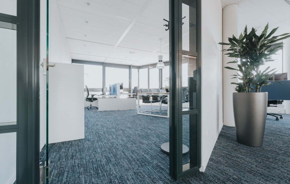 DessoGroup's tweet photo. We just came across this #interiordesign with open spaces at Synergo, by Lavoir en Peter Klemann #architecture - using our Jeans #carpet https://t.co/q9gXC5SpkH