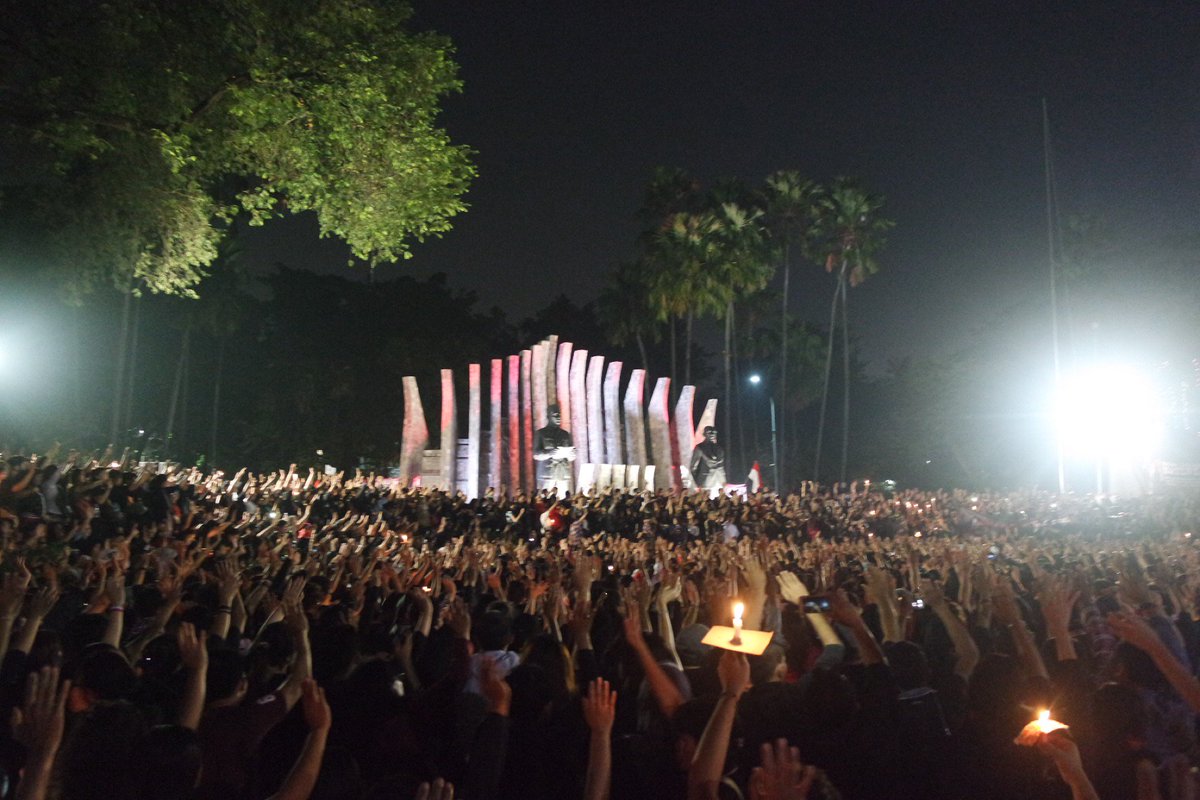 dwiestmop's tweet photo. Justice for Ahok ✊🏻 (@ Tugu Proklamasi (Proclamation Monument)) https://t.co/RVG3rQlYc3 https://t.co/bAQkw7tMHY