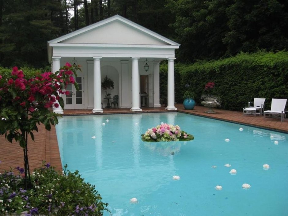 PostHomes's tweet photo. Classically designed house near NYC listed for $8.5M https://t.co/CTWWXNMl4r https://t.co/9mbQhvEp2i