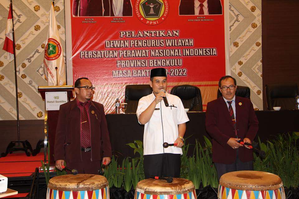 nellyalesa's tweet photo. Mwakili gubernur Bengkulu @ridwanmukti1963 kadinkesprov @antoniherwan mmbuka&amp; menghdiri pelntikan pngurus PPNI.disaksikn 300 perawat se prop https://t.co/5sliMkzHXG