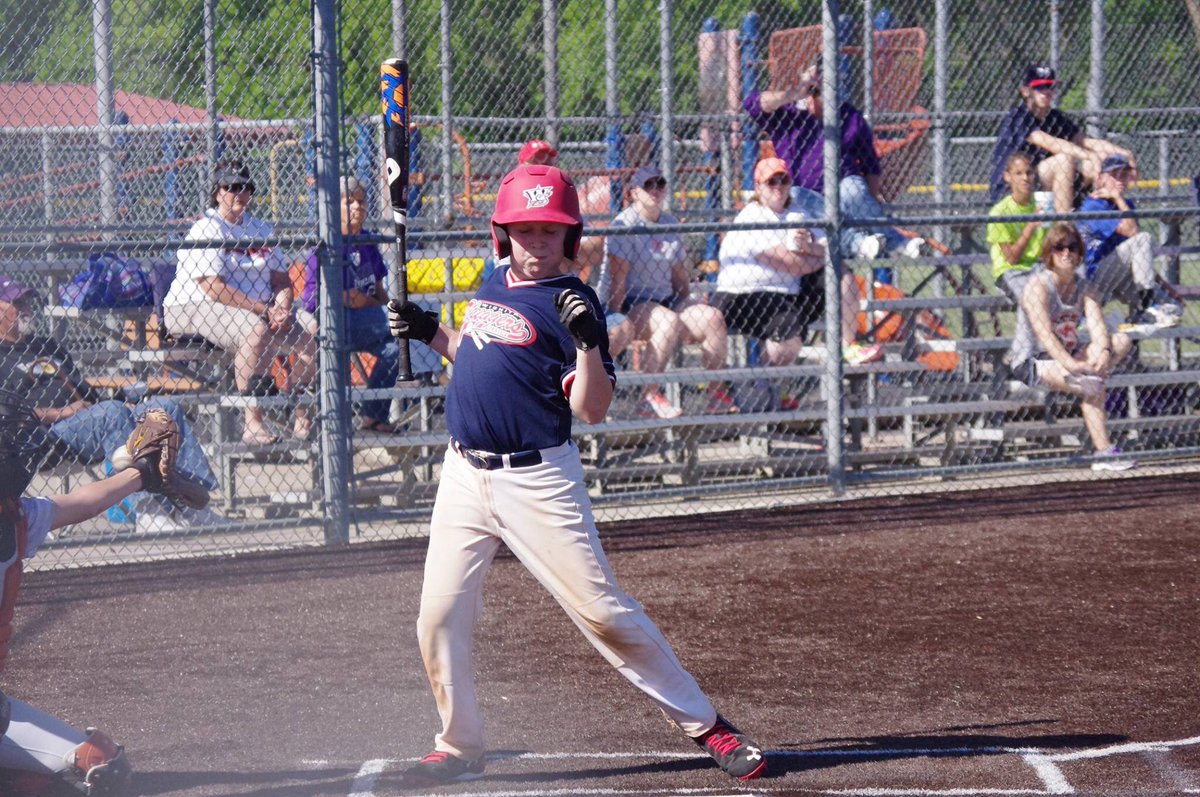 jerethm's tweet photo. Not the hit he wanted that at bat #waytowearit #rubsomedirtonit https://t.co/JGYRxNmcnl