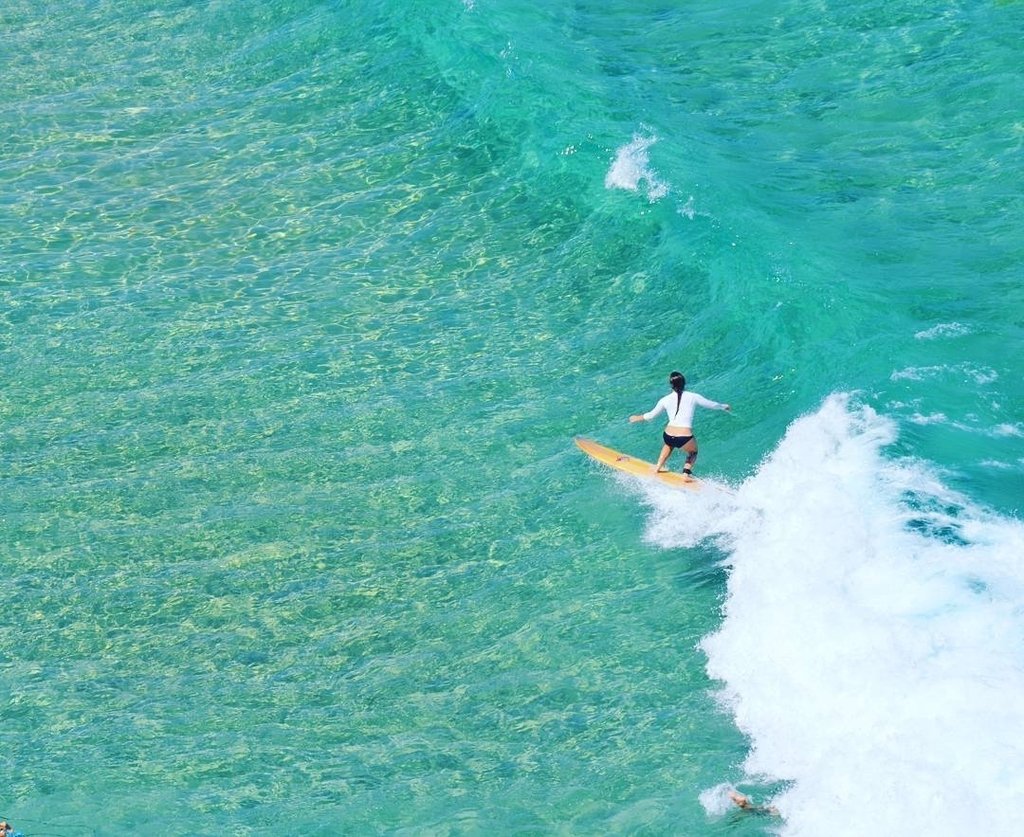 BestCoastSurf's tweet photo. #womenwhosurf #humpdayvibes
regram @saltlocker_
Floating on a dream. π
π· @kim_eulo #SALTLOCKER #surf #surfergirl https://t.co/gLIRydnZQE https://t.co/Xvf9Y47mK9