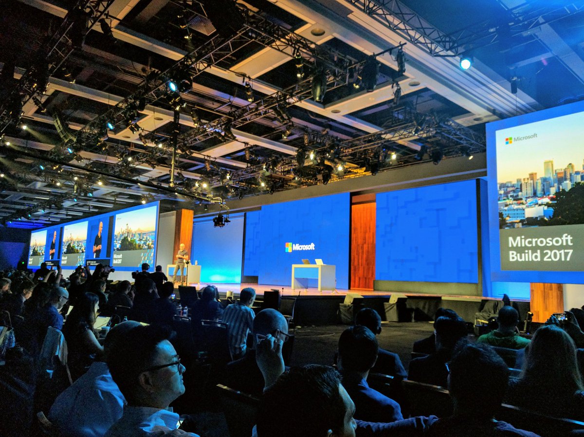 altolabs's tweet photo. keynote de @SatyaNadella CEO de Microsoft à la conférence pour Développeurs #Build2017 à Seattle avec les Frenchies #MSBuild #BuildFR https://t.co/dtt3FHWeX5