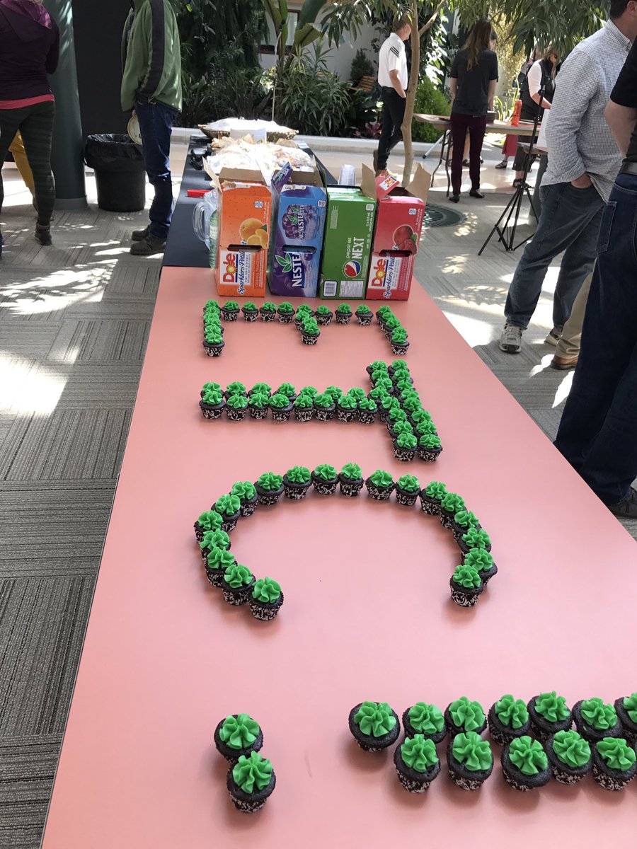 JasonDewling's tweet image. @ETC_OldsCollege Open house started: noon till 3. Fac Assoc President Keith getting his profile shot taken! @oldscollege #teachingfirst