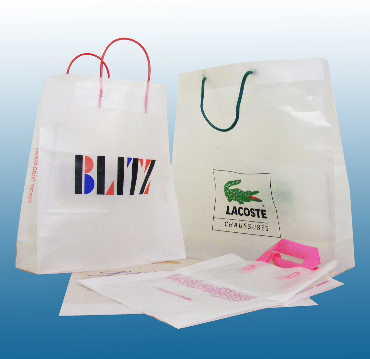 TMDesignStudioL's tweet image. Promote your business with printed carrier bags #printedcarrierbagsoxfordshire #printedbags #printedcarrierbags